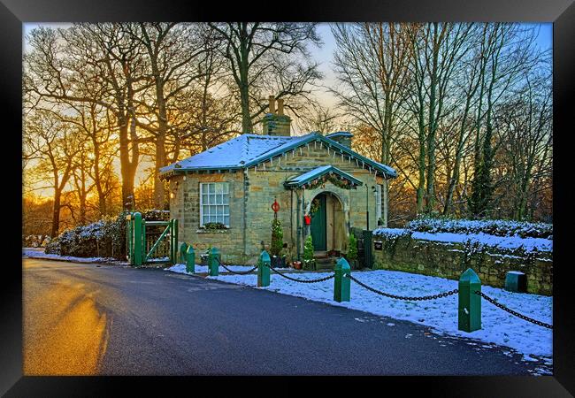 Octagon Lodge Sunrise, Wentworth  Framed Print by Darren Galpin