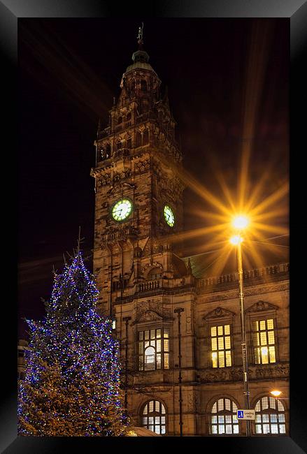 Sheffield Town Hall at Christmas  Framed Print by Darren Galpin