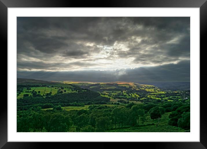 Hope Valley Light Rays                        Framed Mounted Print by Darren Galpin