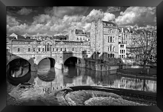 Pulteney Bridge & River Avon in Bath Framed Print by Darren Galpin