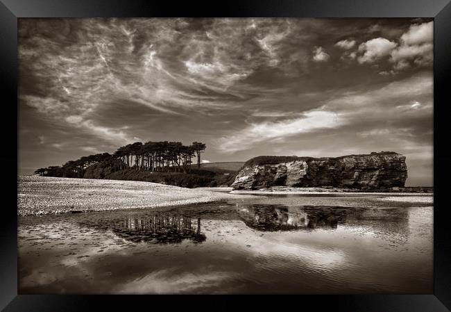 Coastline at Budleigh Salterton                    Framed Print by Darren Galpin