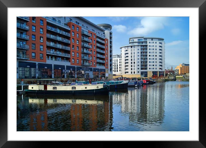 Narrowboats at Leeds Dock                          Framed Mounted Print by Darren Galpin