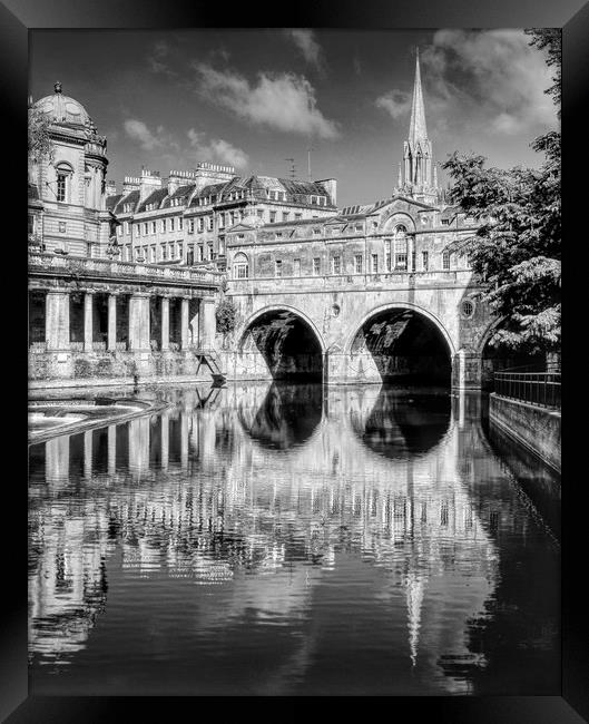 Pulteney Bridge & River Avon in Bath Framed Print by Darren Galpin