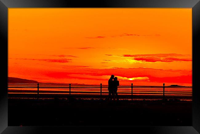 romance in the sunset Framed Print by lol whittingham