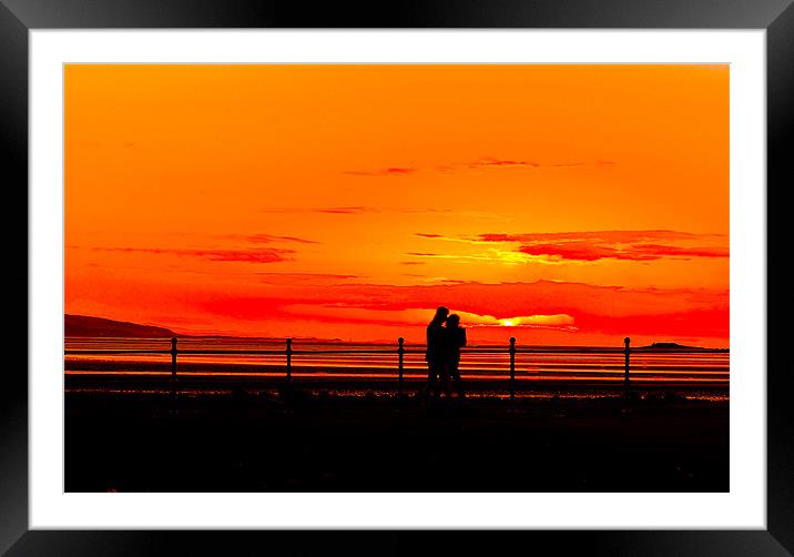 romance in the sunset Framed Mounted Print by lol whittingham