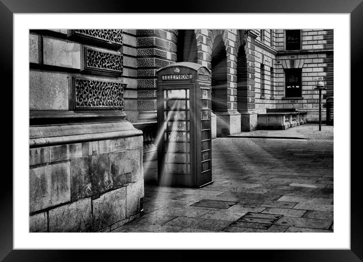 The London Telephone Box . Framed Mounted Print by paul jenkinson