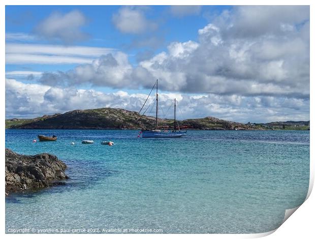 Yacht moored up on the island of Iona Print by yvonne & paul carroll