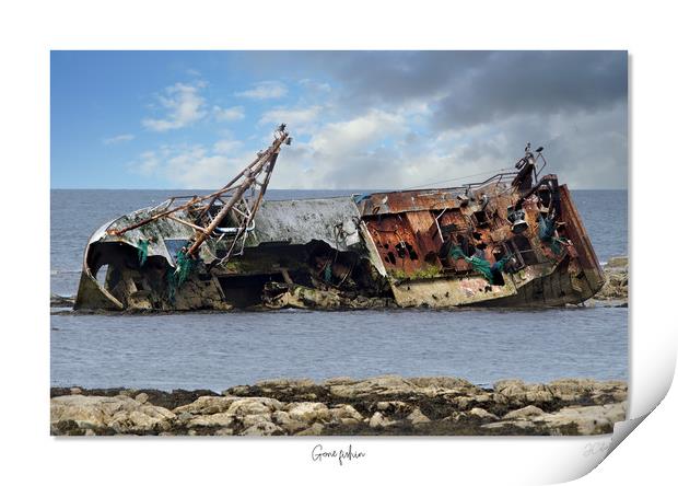 Fishing boat aground at Cairnbulg, Fraserburgh Print by JC studios LRPS ARPS