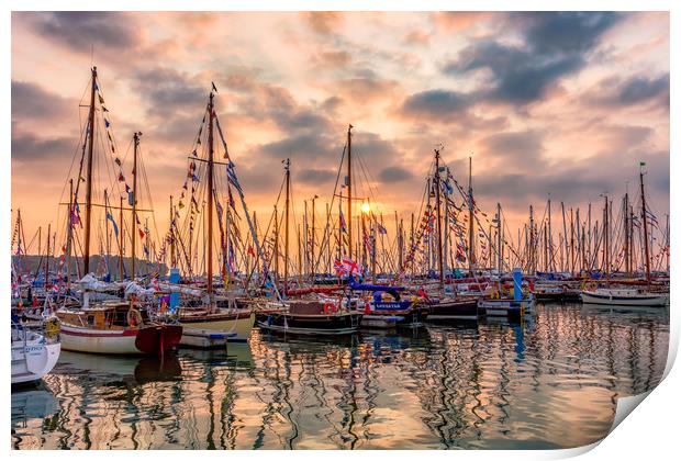 Old Gaffer Sunset Yarmouth Print by Wight Landscapes