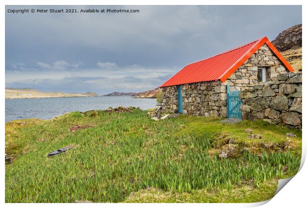 Red roof bothy at lickisto Isle of Harris Outer Hebrides Print by Peter Stuart