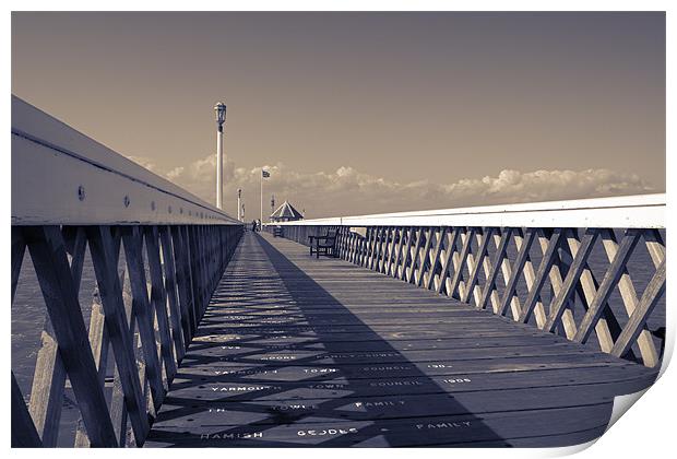 Yarmouth Pier Print by Malcolm McHugh