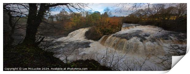 Falls of The Clyde at Bonnington Weir Print by Les McLuckie