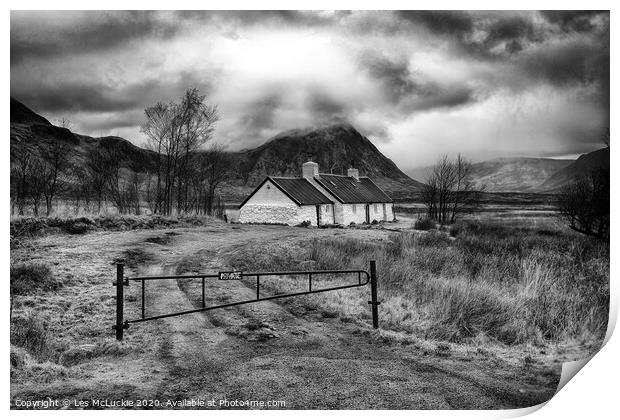 Majestic Cottage in Glen Coe Print by Les McLuckie