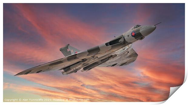 avro vulcan bomber Print by Alan Tunnicliffe
