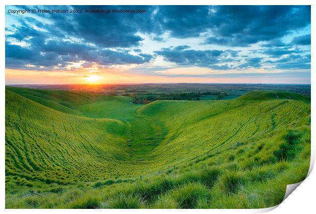Sunset at Dragon Hill in Oxfordshire Print by Helen Hotson