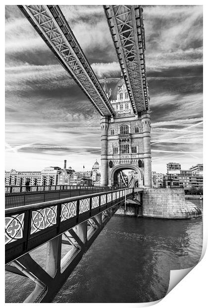 Tower Bridge in black and white Print by Jason Wells