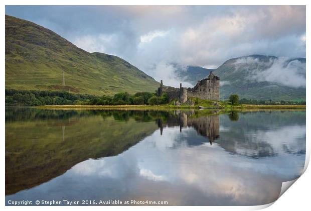 Kilchurn castle and Loch Awe Print by Stephen Taylor
