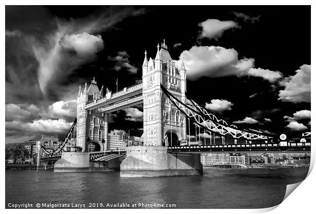 Tower Bridge in London in black and white  Print by Malgorzata Larys