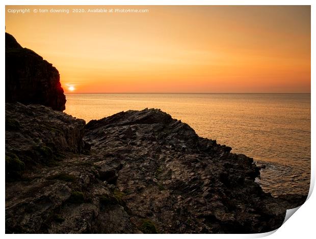 Rocky Sunset Print by tom downing