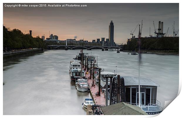  The Thames at dawn Print by mike cooper