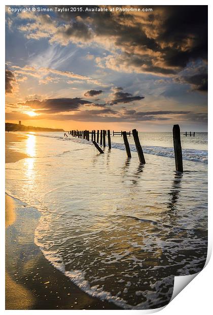  Happisburgh silhouettes, Norfolk Print by Simon Taylor