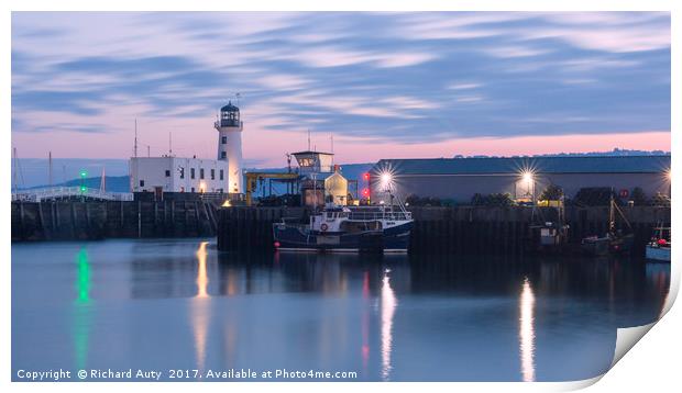 Scarborough Lighthouse Print by Richard Auty