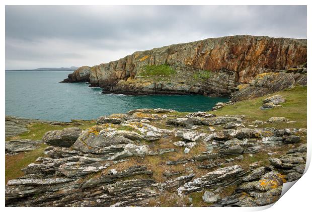 Dramatic coastline at Rhoscolyn, Anglesey, Wales Print by Andrew Kearton