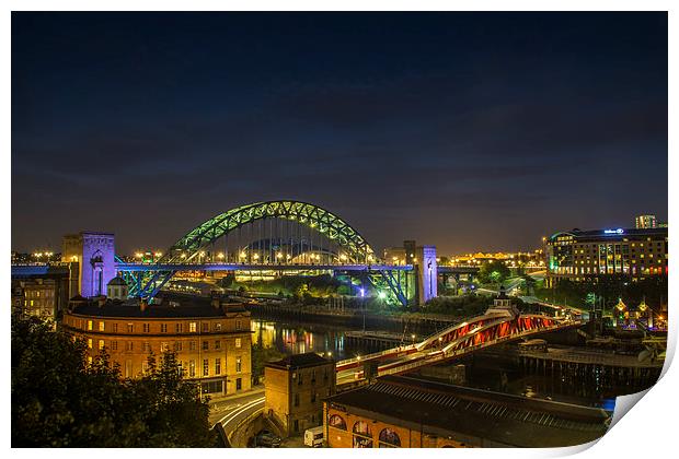  The Tyne Bridge Print by Les Hopkinson