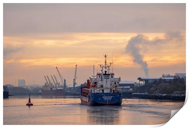 Cargo ship on the River Clyde, Glasgow Print by Rich Fotografi 