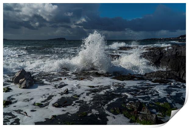 Waves crashing on the rocks Print by Rich Fotografi 