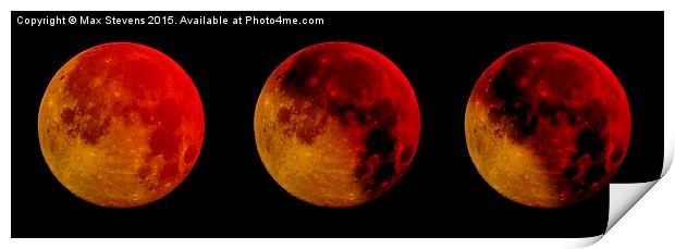  Blood Moon in three phases Print by Max Stevens