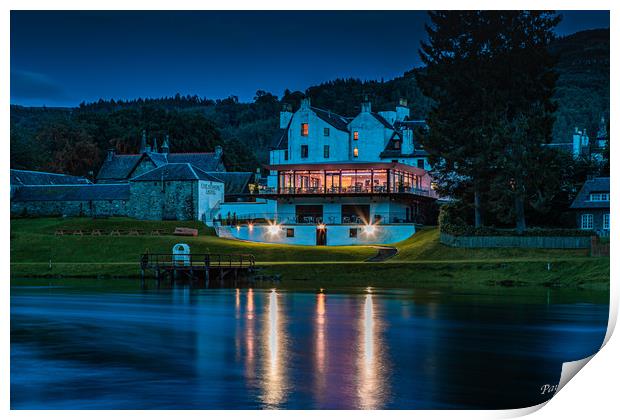 Kenmore Hotel at night Print by paul green