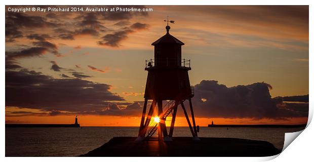  Herd Lighthouse at South Shields Print by Ray Pritchard