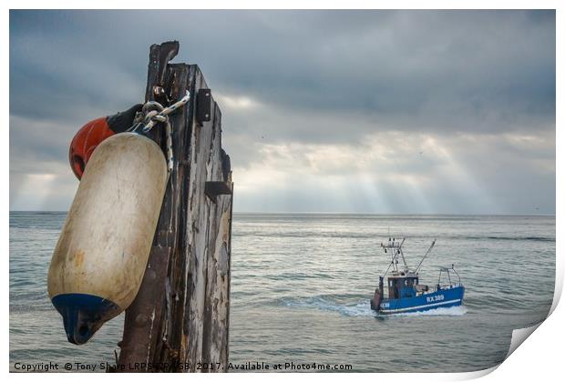 TRAWLER RETURNING HOME - HASTINGS, EAST SUSSEX Print by Tony Sharp LRPS CPAGB