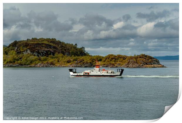 MV Isle of Cumbrae arriving in Tarbert, Scotland Print by Kasia Design