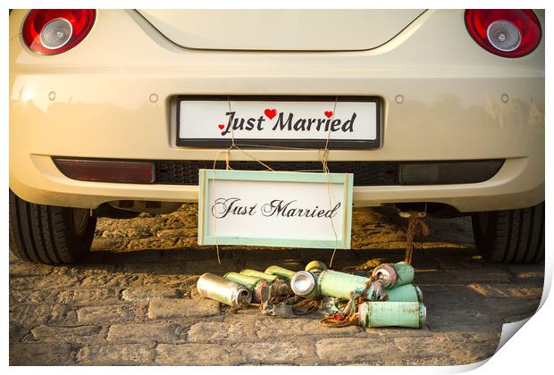 Wedding car with a plate "Just married". Print by Tartalja 