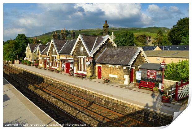 Settle Railway Station Print by Colin Green