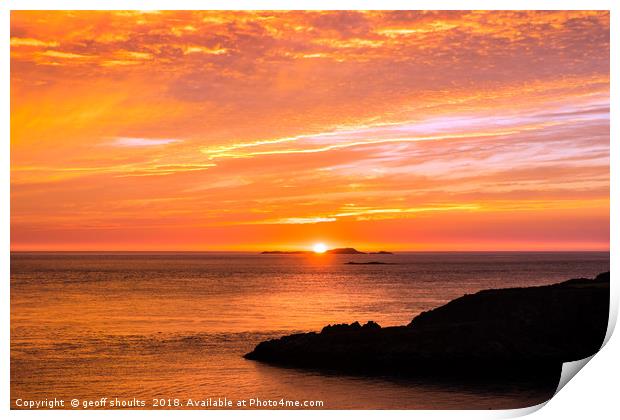 Pembrokeshire sunset Print by geoff shoults