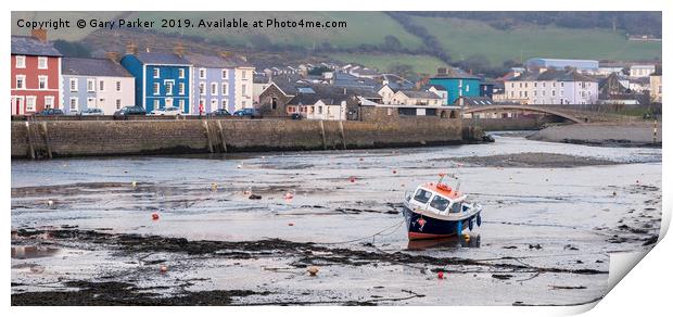 A single boat, in Aberaeron harbour, Wales Print by Gary Parker