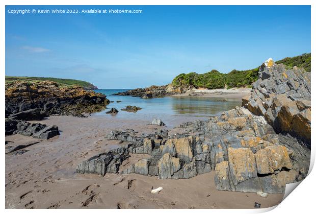 Dramatic rock formations on Angle Bay beach Print by Kevin White