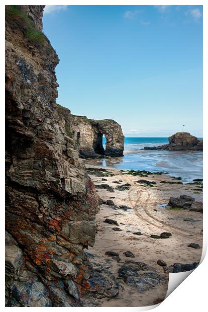 Perranporth rock arch Print by Linda Cooke