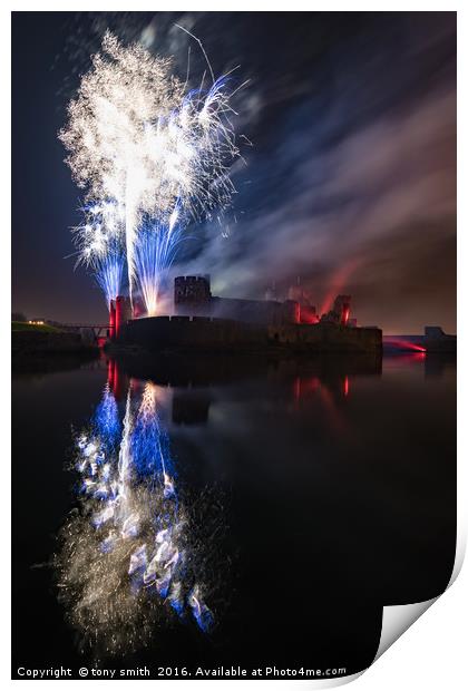 Fireworks at Caerphilly Castle Print by tony smith