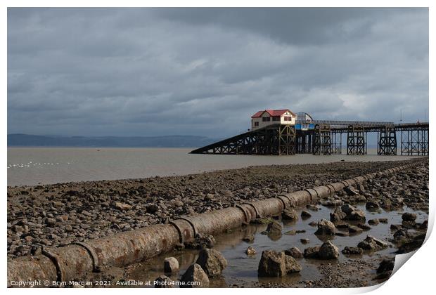 Mumbles pier at low tide Print by Bryn Morgan