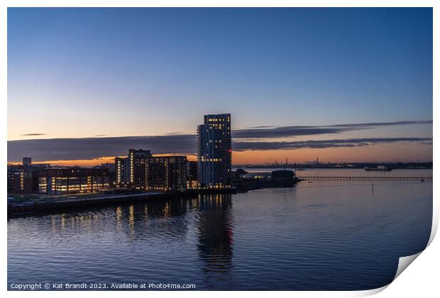 Blue hour sunrise over Woolston in Southampton Print by KB Photo