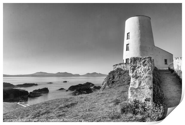 Tyr Mawr lighthouse  Print by Kevin Hellon