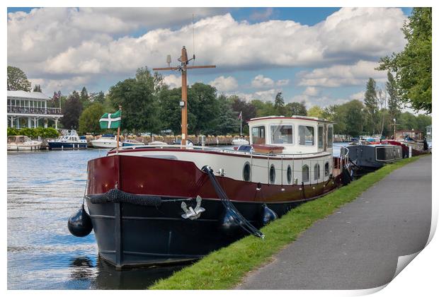 Barge moored on the River Thames in Henley  Print by Kevin Hellon
