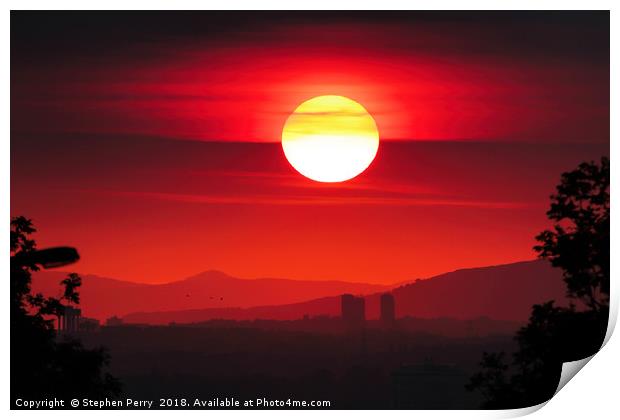 Ball of sun over Glasgow Print by Stephen Perry