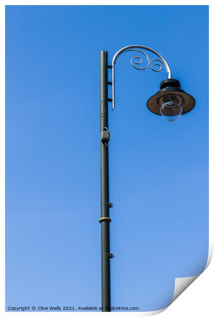 Single street lamp Print by Clive Wells