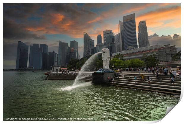 Merlion fountain at sunset in Singapore Print by Sergio Delle Vedove
