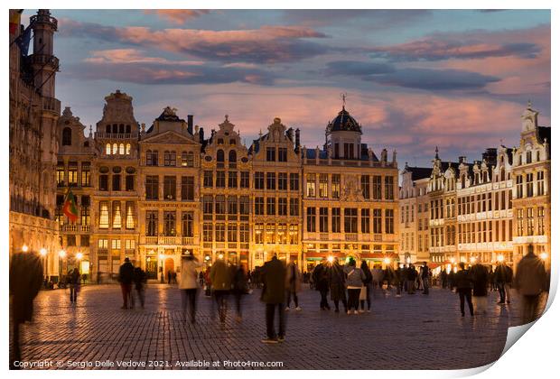 The Grand place square in Brussels Print by Sergio Delle Vedove